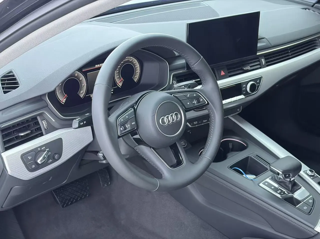 Audi 2020 A4L 2.0TFSI 40TFSI Deluxe Dynamic Automatic 3