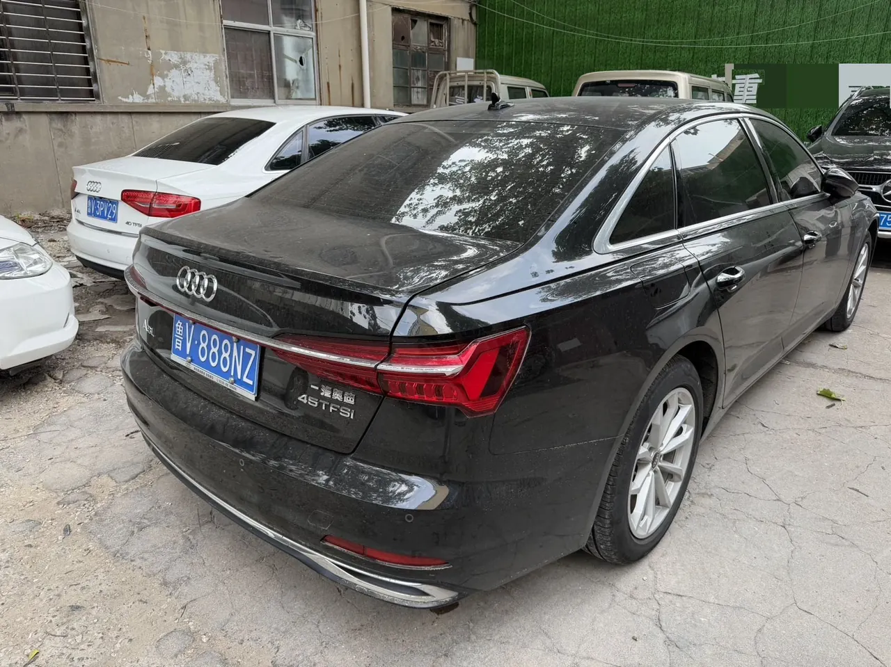 Audi 2022 A6L 2.0TFSI 40TFSI Deluxe Elegant Automatic 3