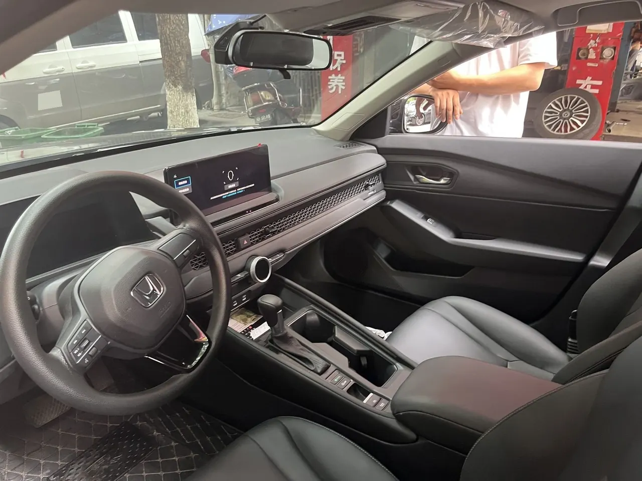 Honda 2025 11th Generation Accord 1.5T Stepless 260TURBO Sports Series Comfort Edition Automatic Gear 4