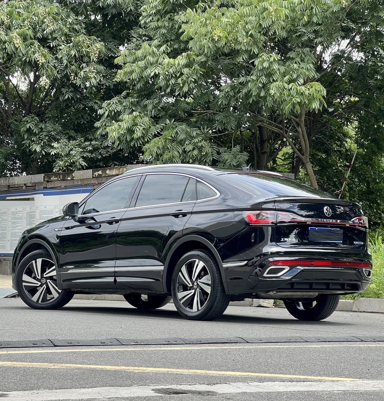 Volkswagen 2022 Tiguan X 2.0TSI 330TSI Two-Drive Ultimate Automatic Gear 4