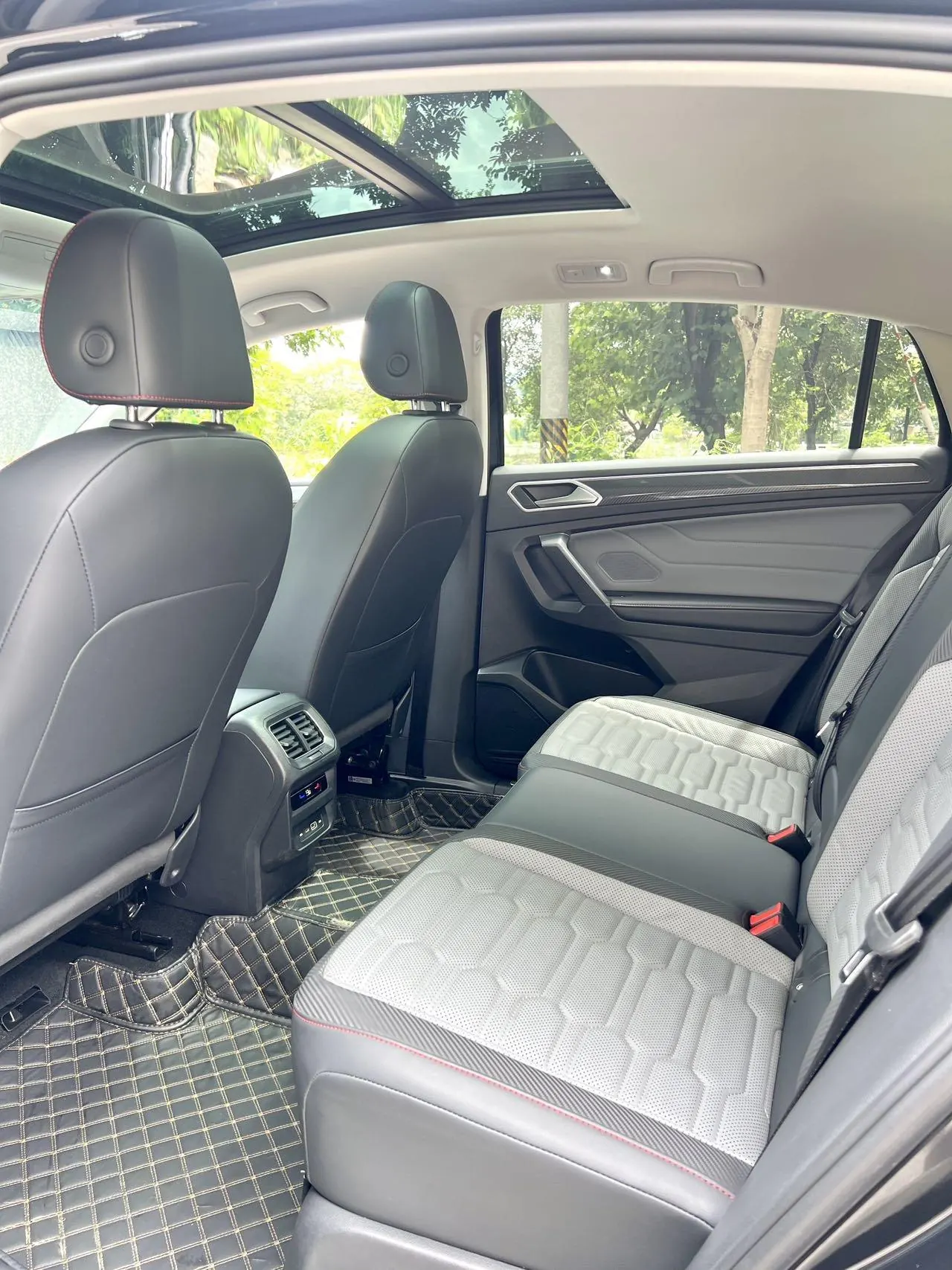 Volkswagen 2022 Tiguan X 2.0TSI 330TSI Two-Drive Ultimate Automatic Gear 9