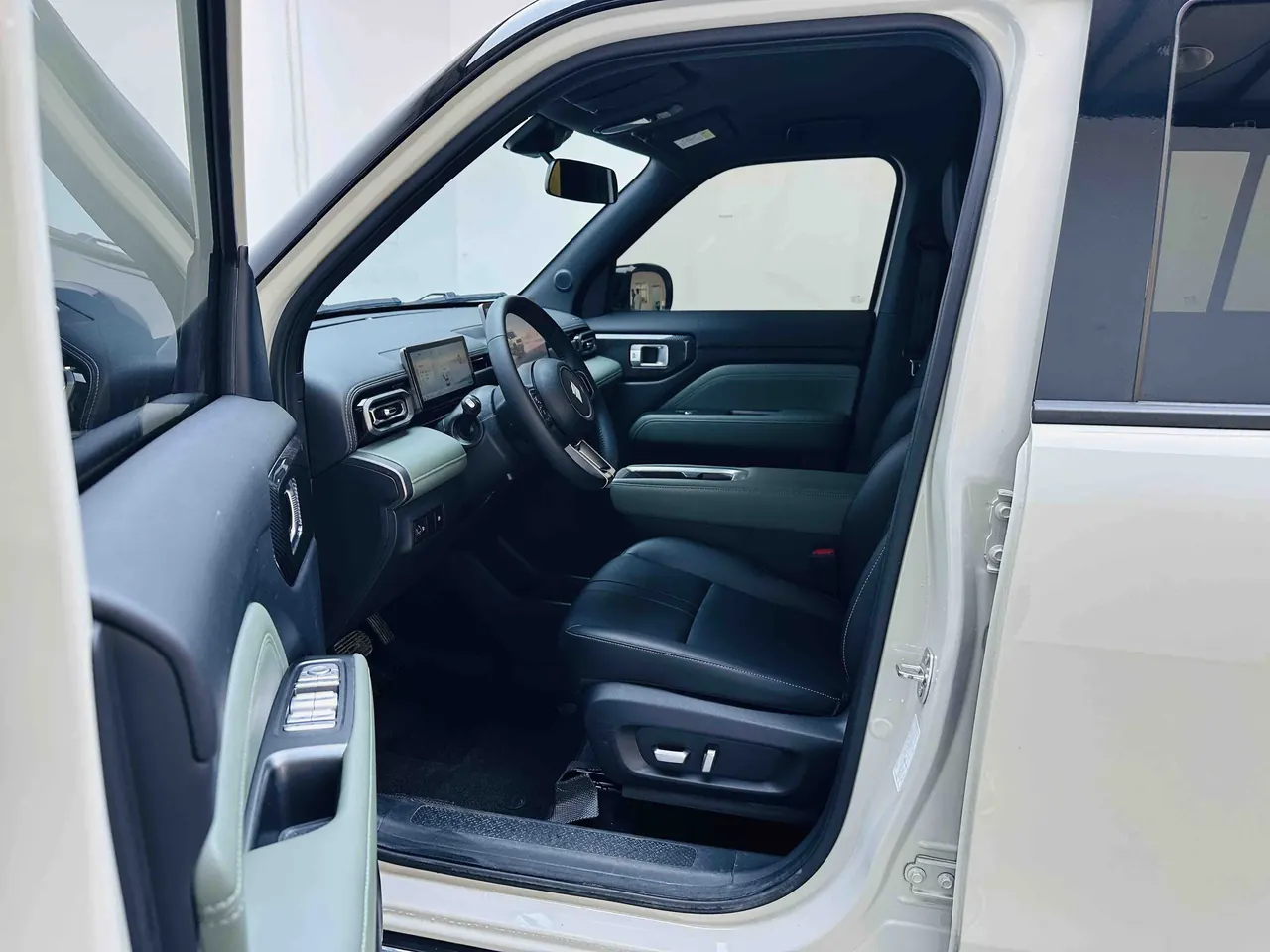 BaoJun 2026 Yueyou Plus 301km Flagship Automatic Gear 4