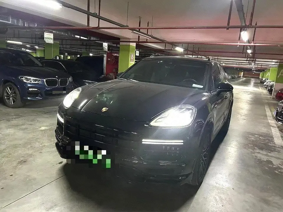 Open image lightbox: Porsche Cayenne (Imported) 2023 Cayenne 3.0T Platinum Edition Automatic Gear