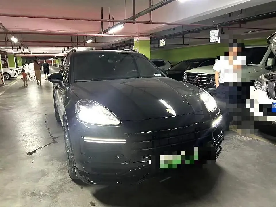 Porsche Cayenne (Imported) 2023 Cayenne 3.0T Platinum Edition Automatic Gear 3