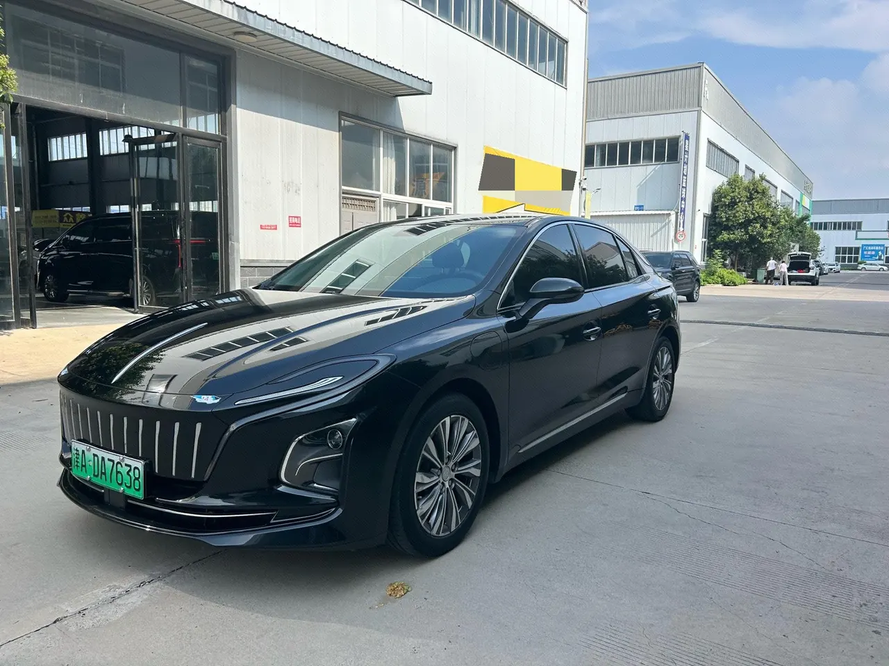Open image lightbox: HongQi 2023 E-QM5 E-QM5 PLUS automatic gear