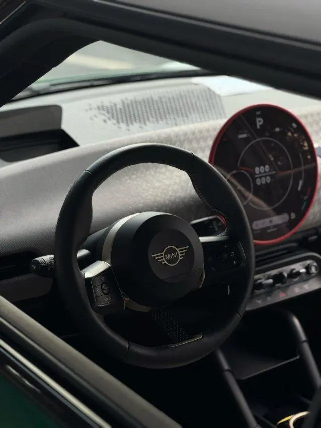 MINI 2026 Mini Cooper SE 463km COOPER SE Artist Spring Day in the Sea Light New Automatic Gear 3
