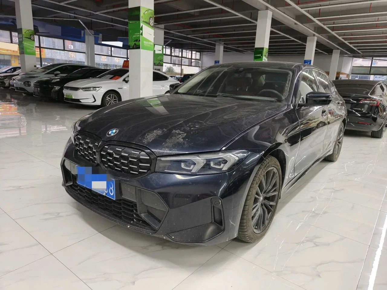 打开图片灯箱:BMW 3 Series 2024 325Li 2.0T M Sports Obsidian Night Suit Automatic Gear