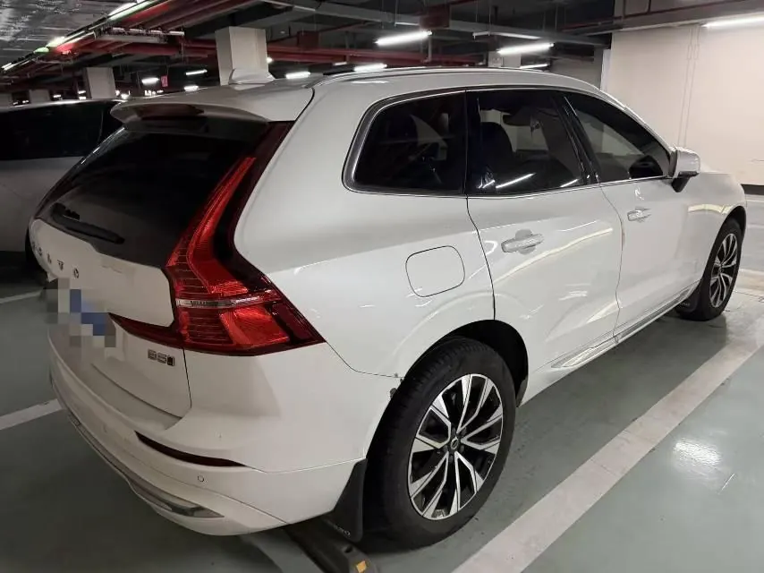 Volvo 2024 XC60 48V 2.0T B5 4-wheel drive Zhiyuan Deluxe Edition Automatic Gear 2