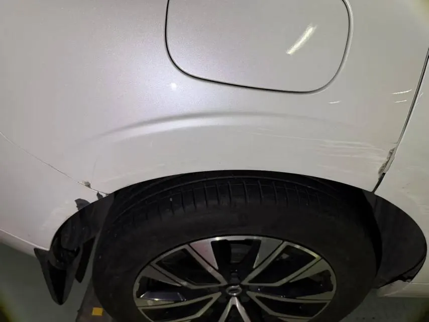 Volvo 2024 XC60 48V 2.0T B5 4-wheel drive Zhiyuan Deluxe Edition Automatic Gear 5