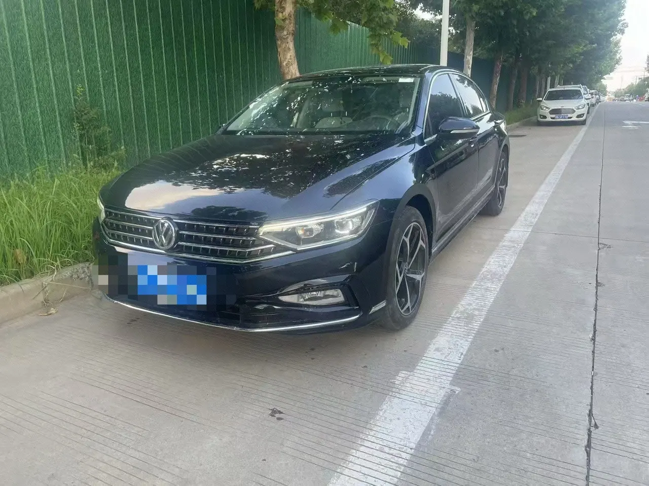 打开图片灯箱:Volkswagen 2025 Magotan 2.0TSI 330TSI 2 million luxury automatic gear
