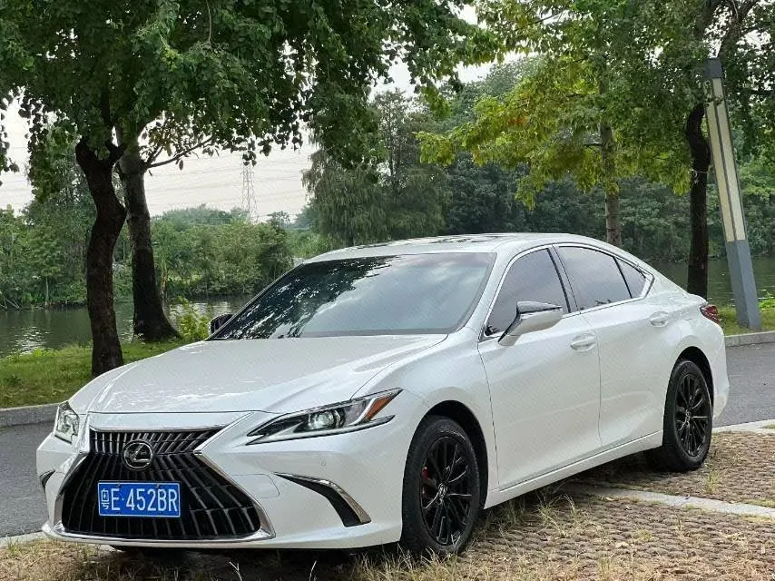 Open image lightbox: Lexus ES (Imported) 2023 ES200 2.0 Stepless Premium Edition Automatic Gear