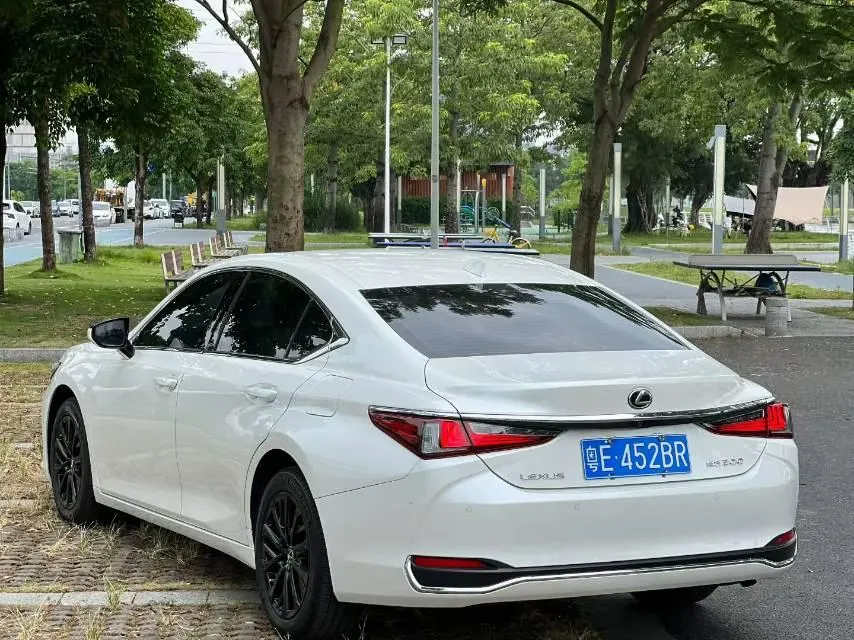 Lexus ES (Imported) 2023 ES200 2.0 Stepless Premium Edition Automatic Gear 4