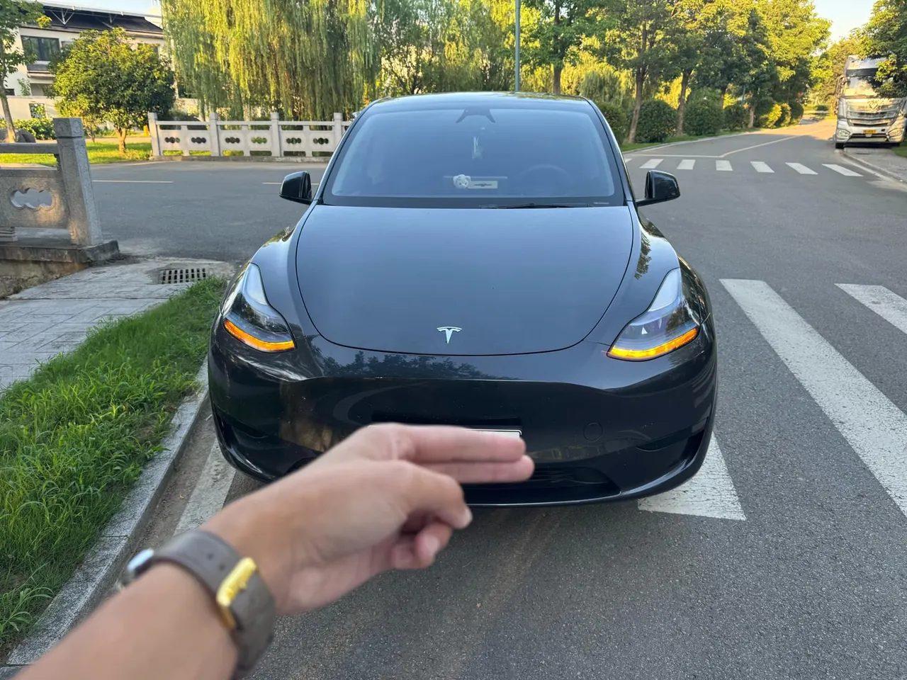 Tesla 2024 Model Y rear-wheel drive version automatic transmission 2
