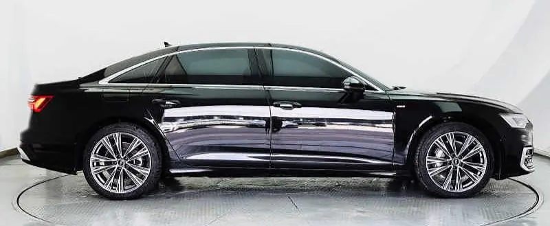 Audi 2025 A6L 2.0TFSI 45TFSI Quattro Selected Dynamic Automatic 3