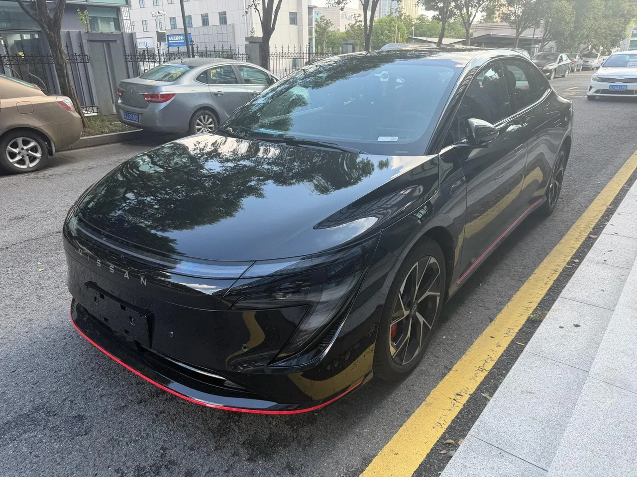 Nissan 2026 N 7 625 Max Black Knight Automatic - View 1