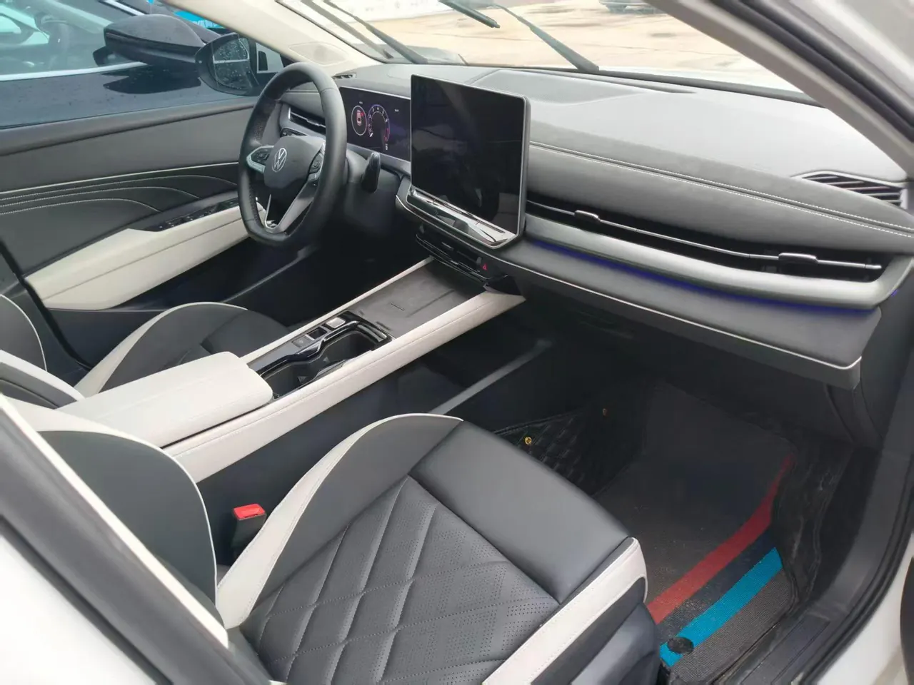 Volkswagen 2026 Sagittarius L 1.5TSI 300TSI Luxury Automatic 4
