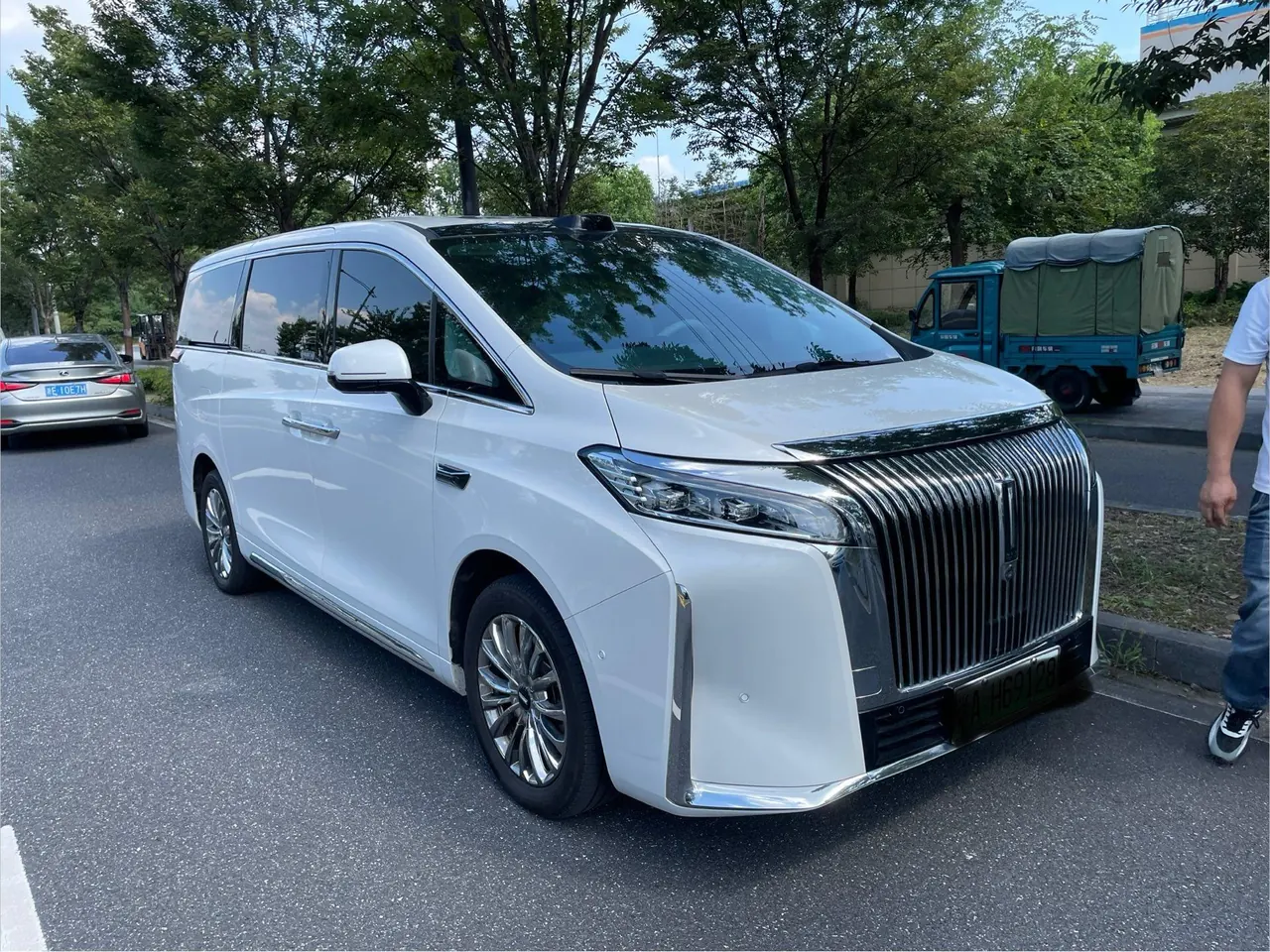 WEY 2025 VV7 Hi4 1.5T Four-Wheel-Drive Automatic Model 5