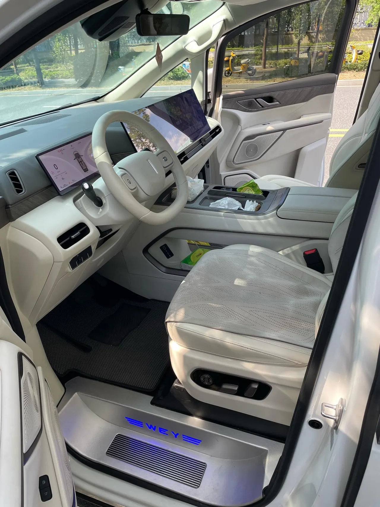 WEY 2025 VV7 Hi4 1.5T Four-Wheel-Drive Automatic Model 8