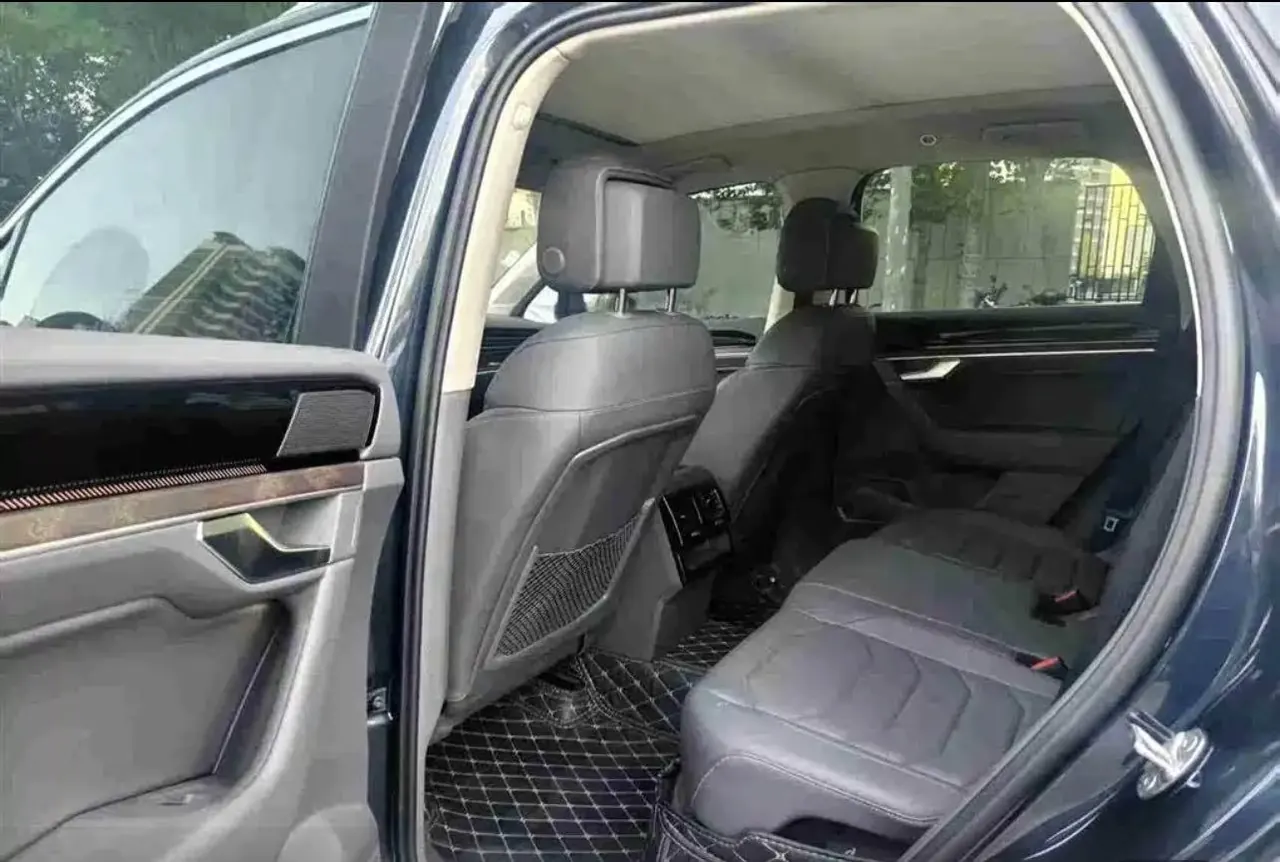 Volkswagen Touareg (Imported) 2025 Touareg 2.0TSI Sharp Shadow Edition Automatic Gear 3