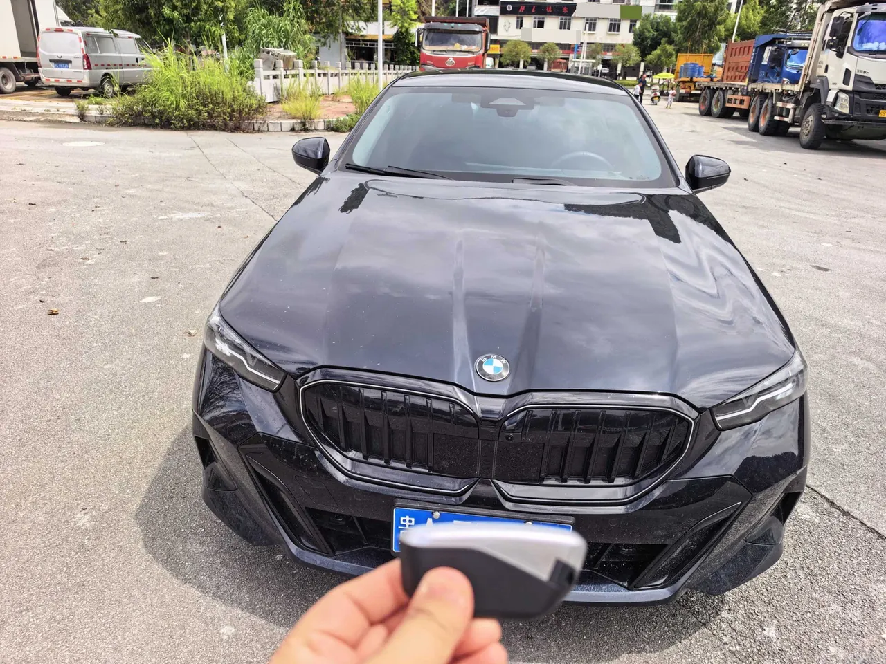 BMW 5 Series 2026 model 530Li 48V 2.0T Leading Edition M Sport Package Automatic 3