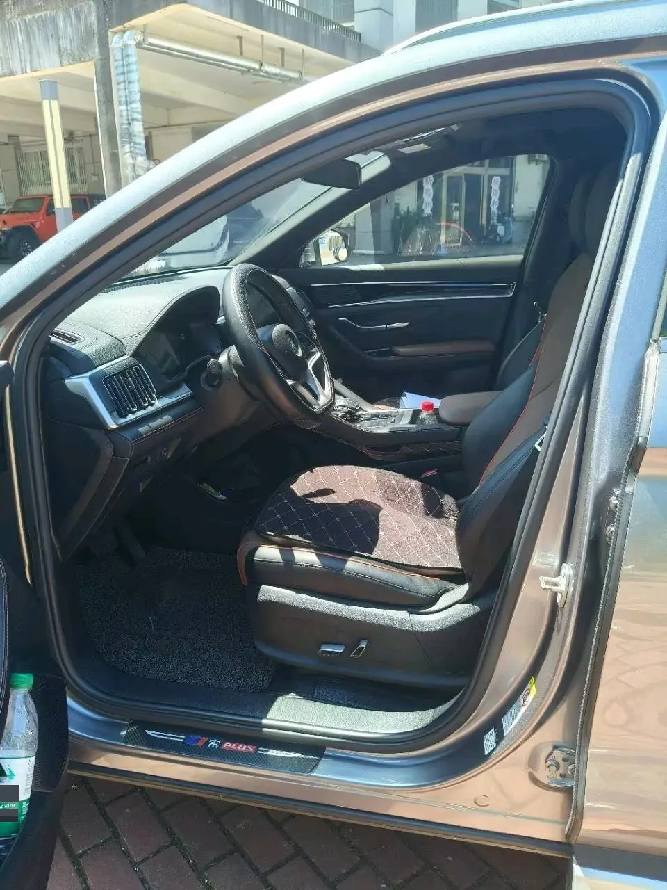BYD 2020 Song PLUS 1.5T Flagship Automatic Gear 4