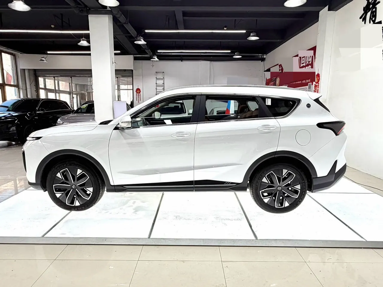 Jetour 2025 ShanHai L7 1.5T 120km Happy Edition 7-seat Automatic Gear 4