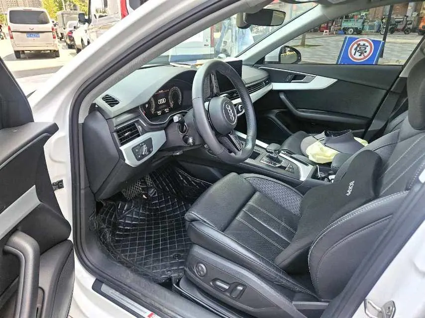 Audi 2020 A4L 2.0TFSI 40TFSI Fashion Dynamic Automatic 6