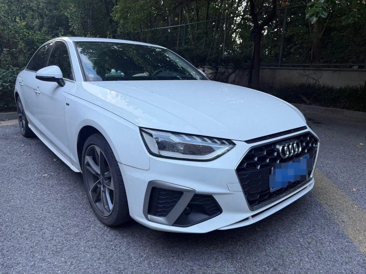 Audi 2020 A4L 2.0TFSI 40TFSI Fashion Dynamic Automatic 2
