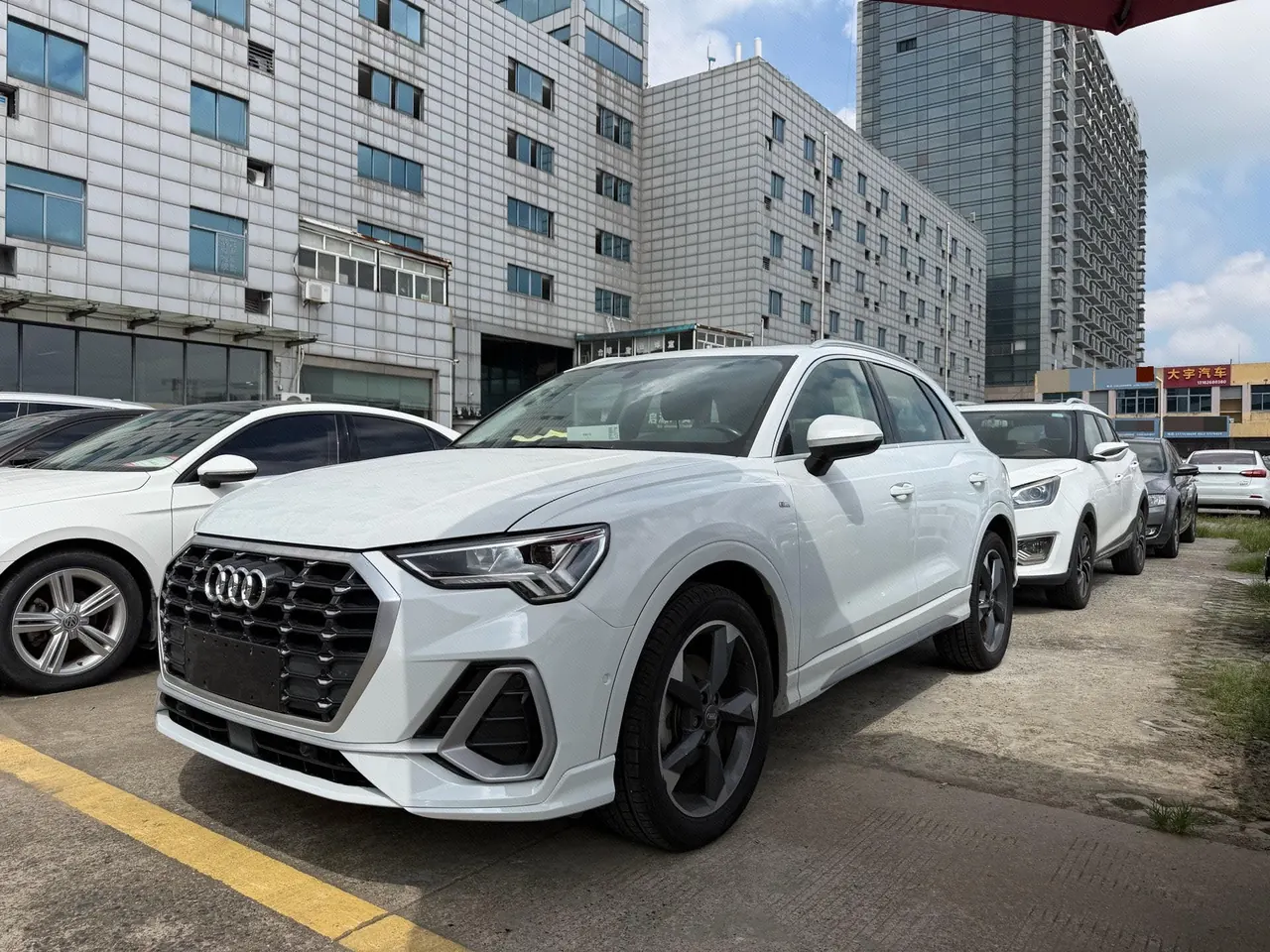 Open image lightbox: Audi 2021 Q3 1.4TFSI 35TFSI Fashion Dynamic Automatic