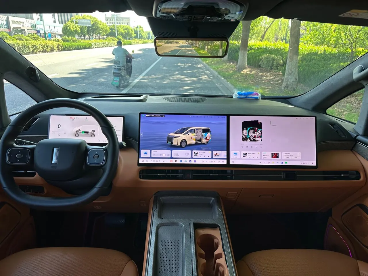 WEY 2025 VV7 Hi4 1.5T Four-Wheel-Drive Automatic Model 7