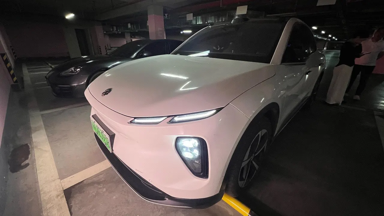 Open image lightbox: NIO 2024 ES6 75kWh automatic gear