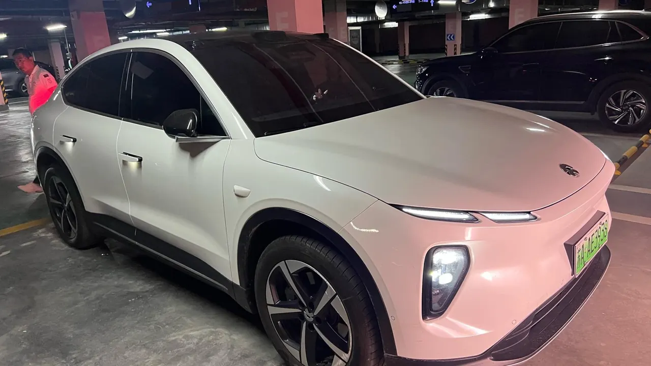 NIO 2024 ES6 75kWh automatic gear 2