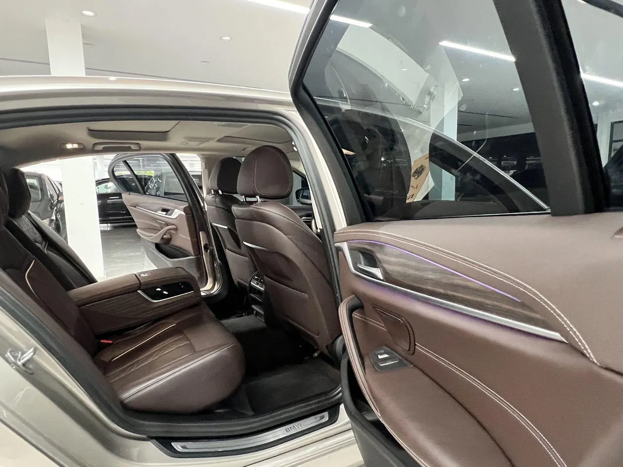 BMW 5 series new energy 2020 530Le 2.0T mileage upgraded luxury package automatic gear 11