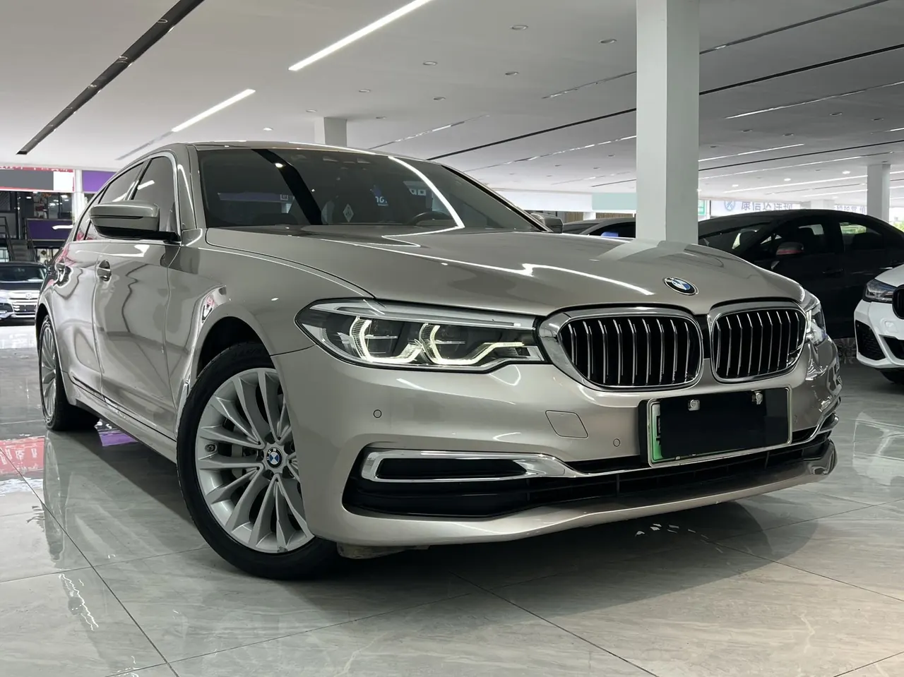 BMW 5 series new energy 2020 530Le 2.0T mileage upgraded luxury package automatic gear 3