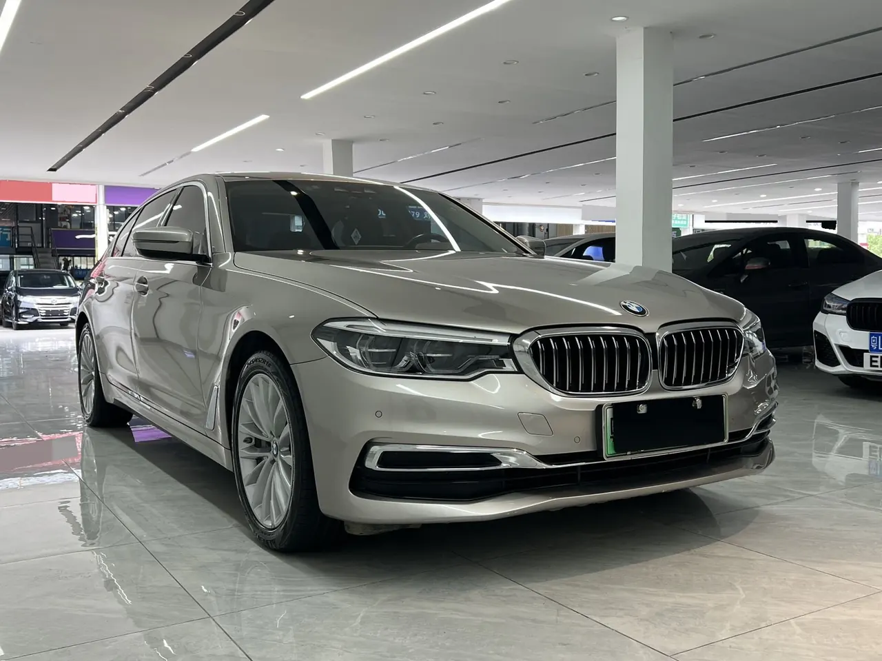 BMW 5 series new energy 2020 530Le 2.0T mileage upgraded luxury package automatic gear 5