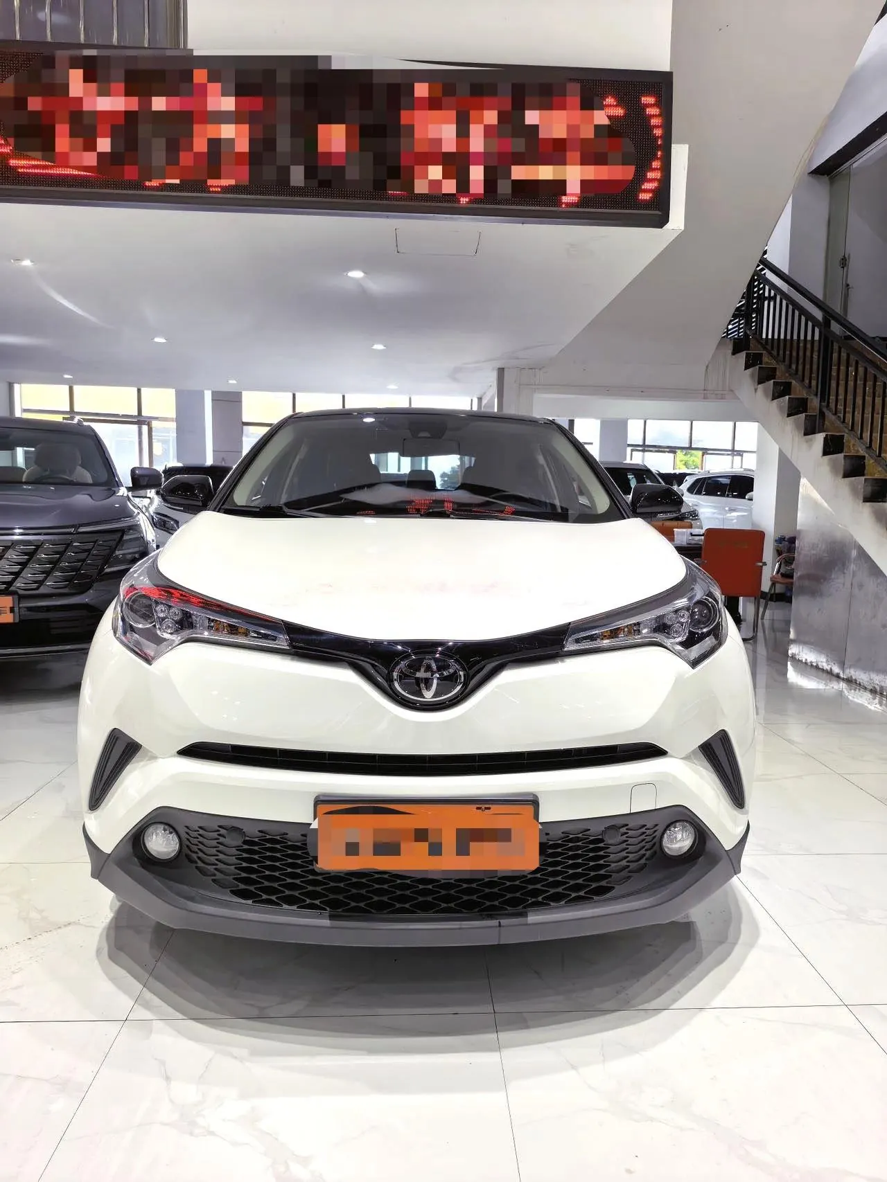 Toyota 2020 C- HR 2.0 stepless leading version of automatic gear 2