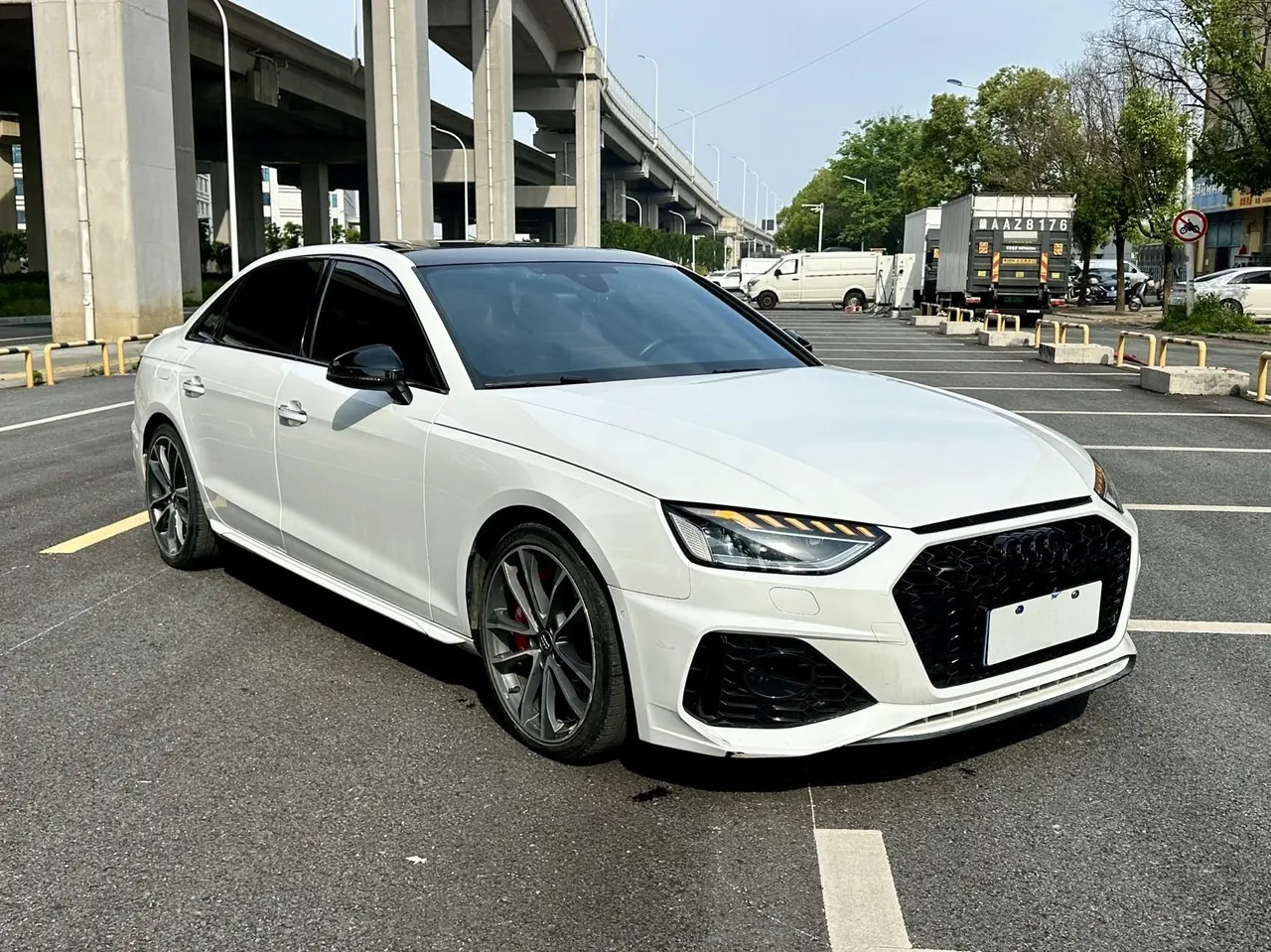 Audi 2022 A4L 2.0TFSI 45TFSI Quattro Selected Dynamic Automatic 3