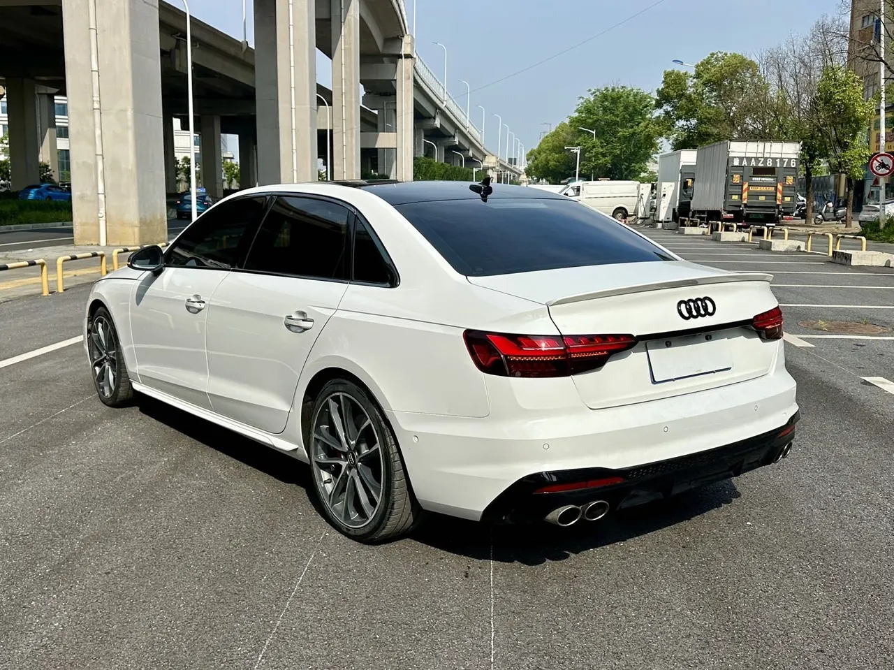 Audi 2022 A4L 2.0TFSI 45TFSI Quattro Selected Dynamic Automatic 6