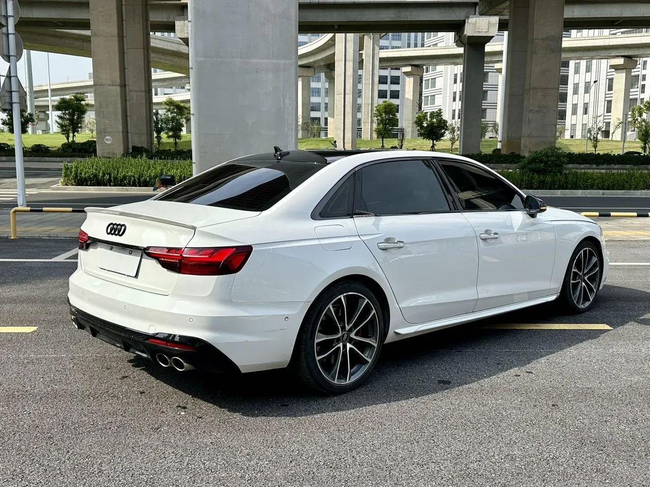 Audi 2022 A4L 2.0TFSI 45TFSI Quattro Selected Dynamic Automatic 7