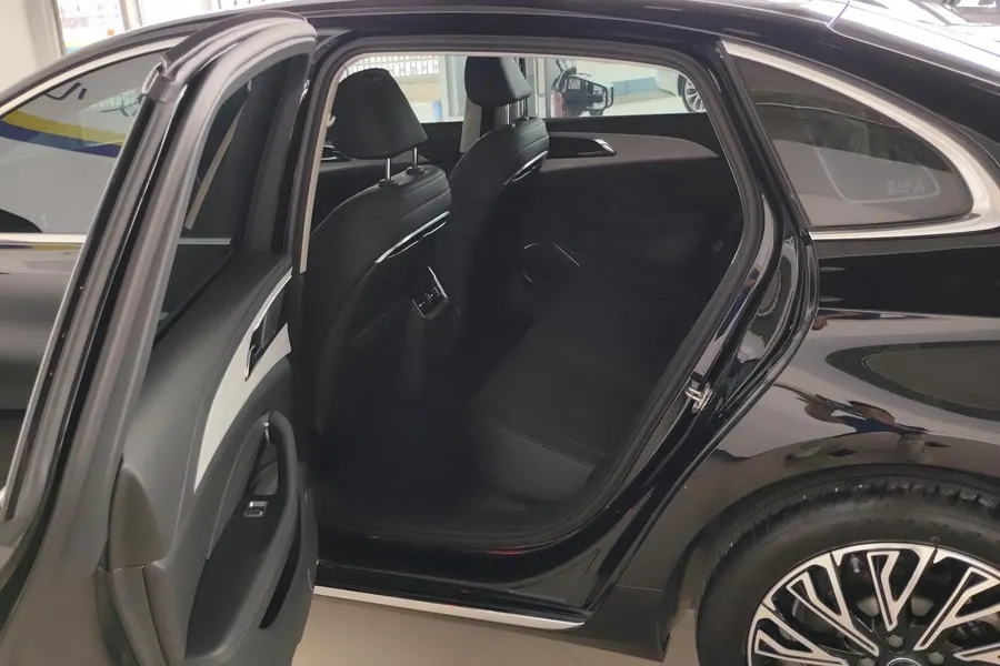 HongQi 2025 H5 2.0T Flag Chang 500000 Commemorative Automatic Gear 6