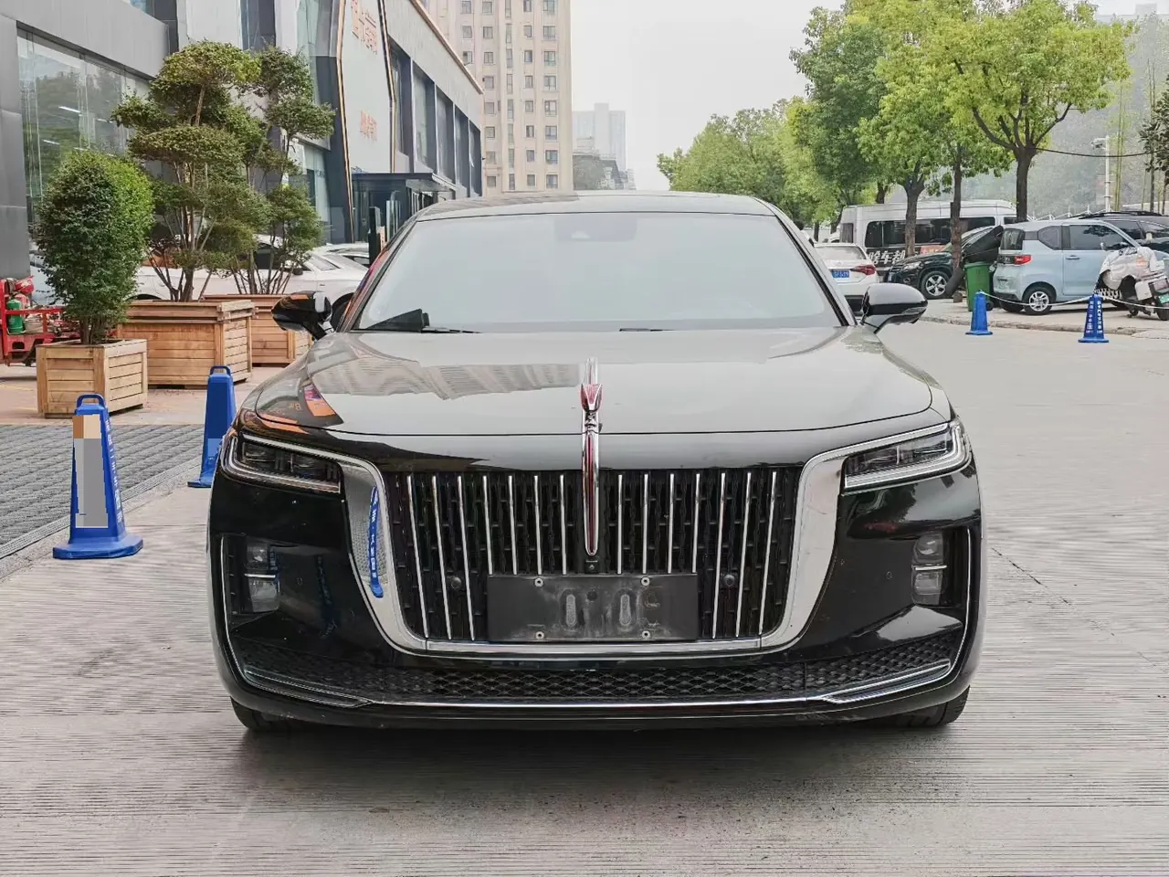 HongQi 2022 H9 48V 2.0T Zhilian Flag Yue Edition Automatic Gear 2