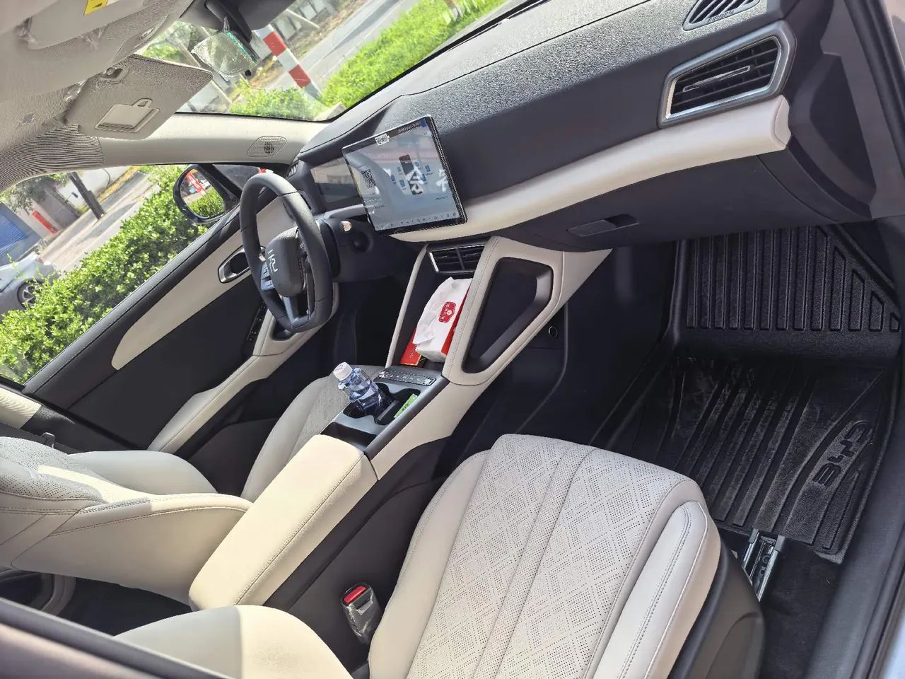 BYD 2025 Yuan UP Smart Driving 401KM Vital Automatic Gear 3
