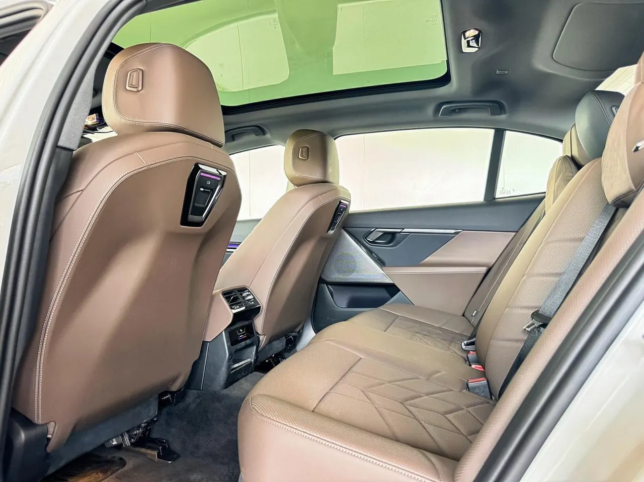 BMW 2025 i5 eDrive 35L M sports suit automatic gear 5