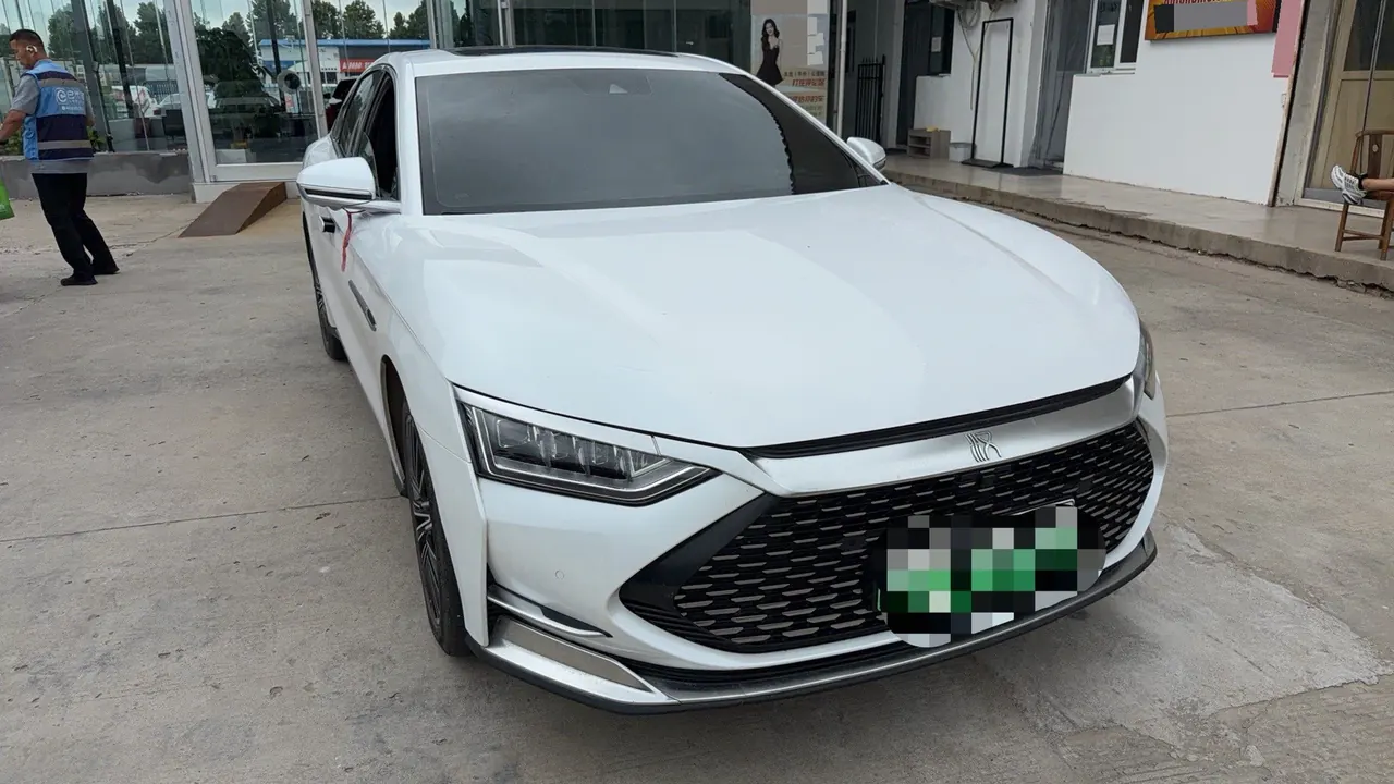 BYD 2020 Han DM 2.0T 4-wheel drive performance version noble automatic gear 2