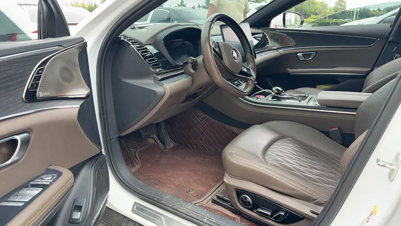 BYD 2020 Han DM 2.0T 4-wheel drive performance version noble automatic gear 3