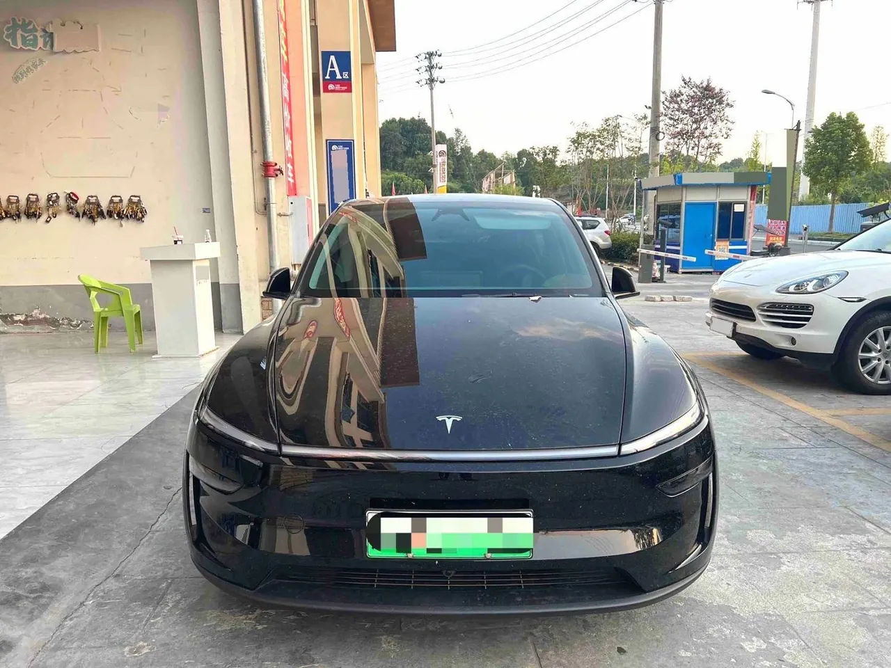 Tesla 2025 Model Y rear-wheel drive version automatic transmission 2