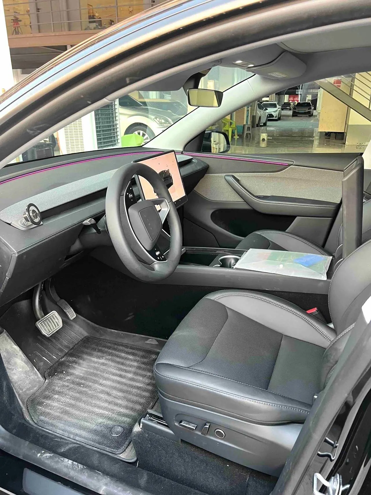Tesla 2025 Model Y rear-wheel drive version automatic transmission 3