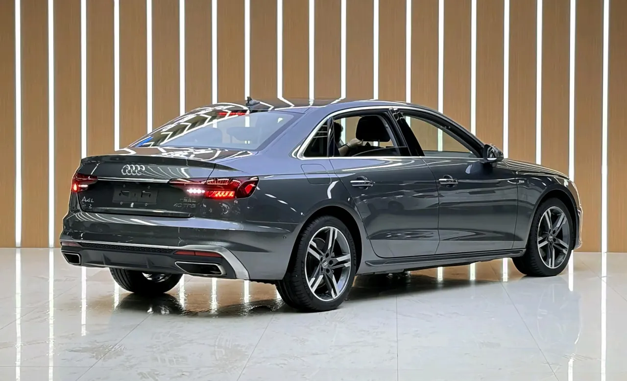 Audi 2020 A4L 2.0TFSI 40TFSI Deluxe Dynamic Automatic 7