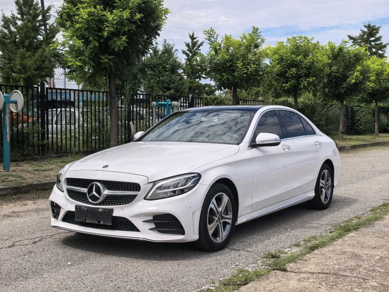 Open image lightbox: Mercedes Benz Class C 2020 C 260 L 48V 1.5T (modified) automatic gear