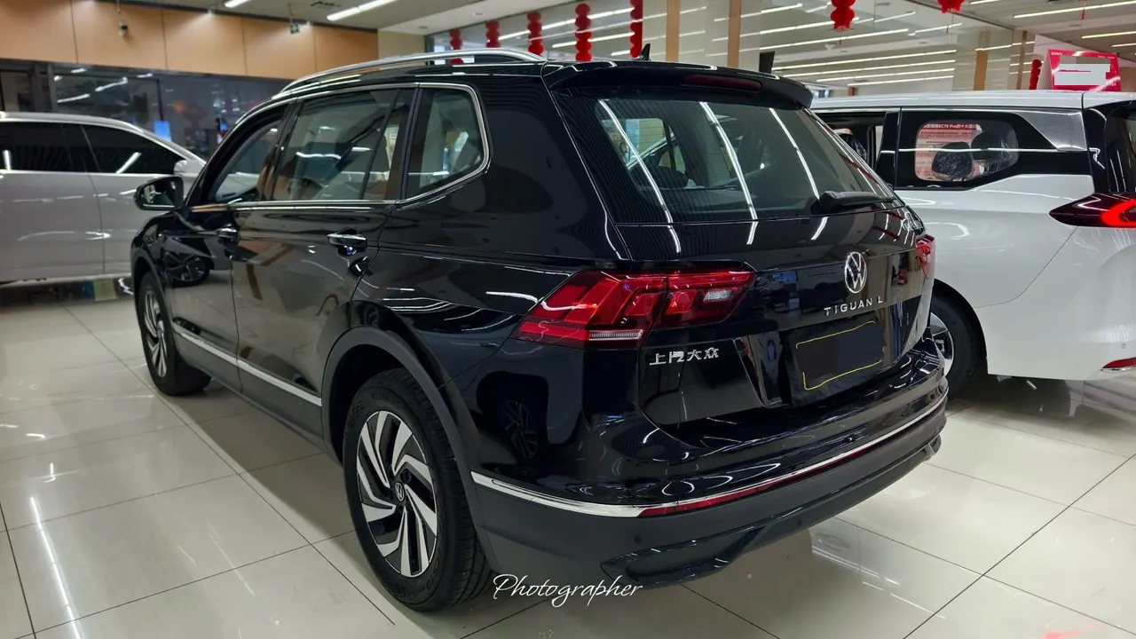 Volkswagen 2024 Tiguan L 1.5TSI 300TSI Two‑Wheel‑Drive Longteng Edition Automatic Transmission 3